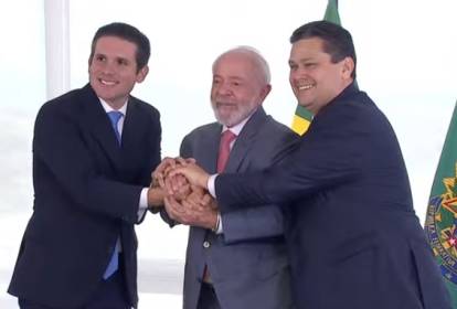 Lula e Congresso trocam “mimos” com recursos do contribuinte em meio a impasse fiscal