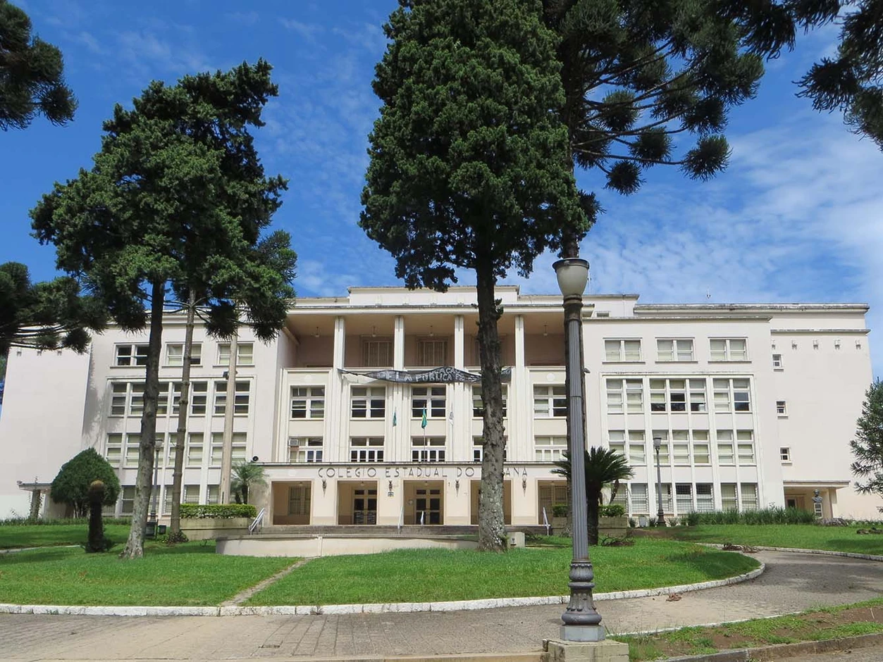 Família denuncia irregularidades em seleção do Colégio Estadual do Paraná e SEED rebate acusações