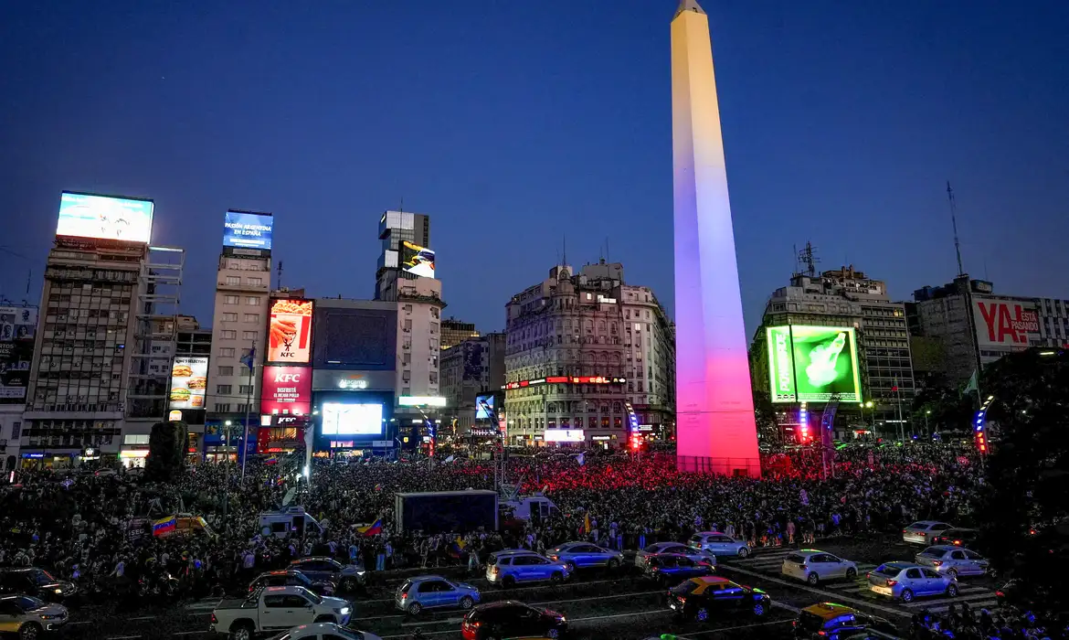 Trump, Maduro e Delcy Rodríguez protagonizam cenário de tensão e celebração após ofensiva militar na Venezuela