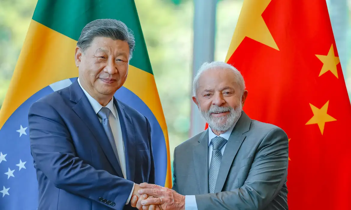 Xi Jinping garante a Lula apoio da China em tempos “turbulentos”