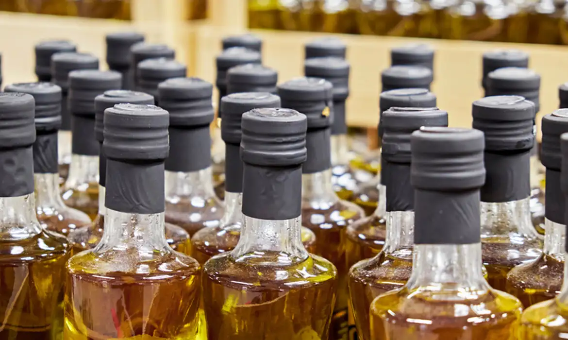 Anvisa proíbe venda de azeite Terra das Oliveiras e suspende lotes de sal Marfim e doce de leite São BeneditoA Agência