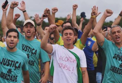 Caminhada de Nikolas Ferreira melou possível ida de Bolsonaro para casa