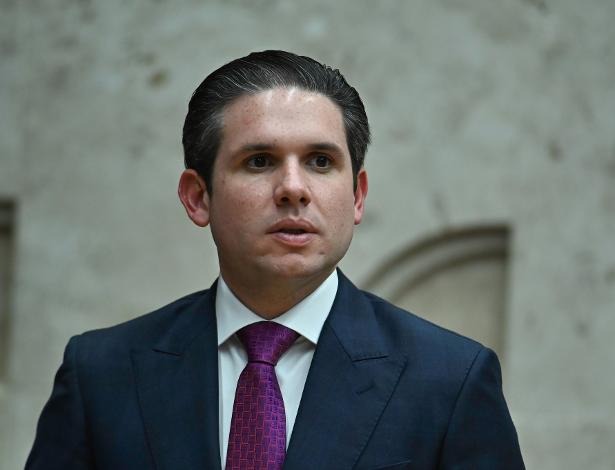 Emenda de Hugo Motta gera polêmica ao obrigar setor de seguros a investir R$ 9 bilhões em créditos de carbono sob suspeita de favorecimento