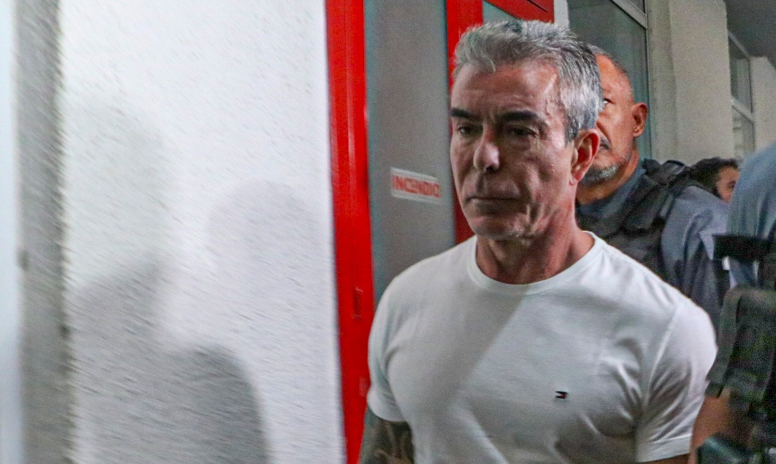 Ministério Público denuncia Rogério Andrade e prende policiais militares por segurança armada do jogo do bicho no Rio