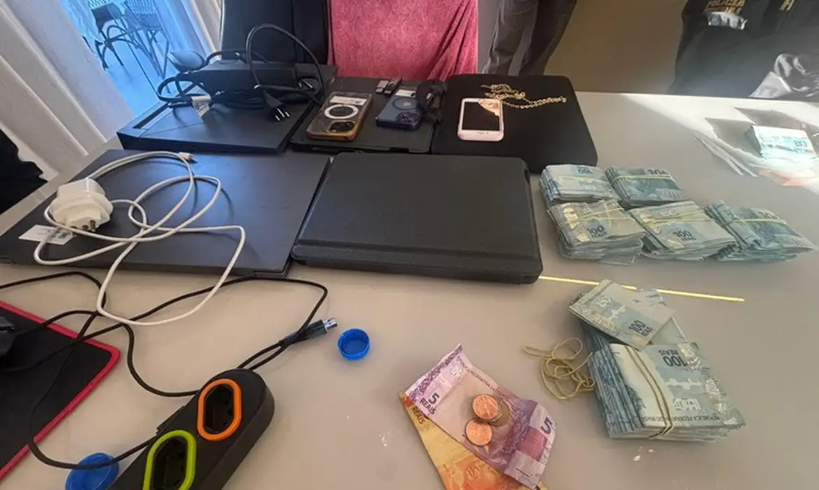 PF e influenciadores digitais: operação Narco Azimut desarticula esquema de lavagem de R$ 39 milhões com criptomoedas