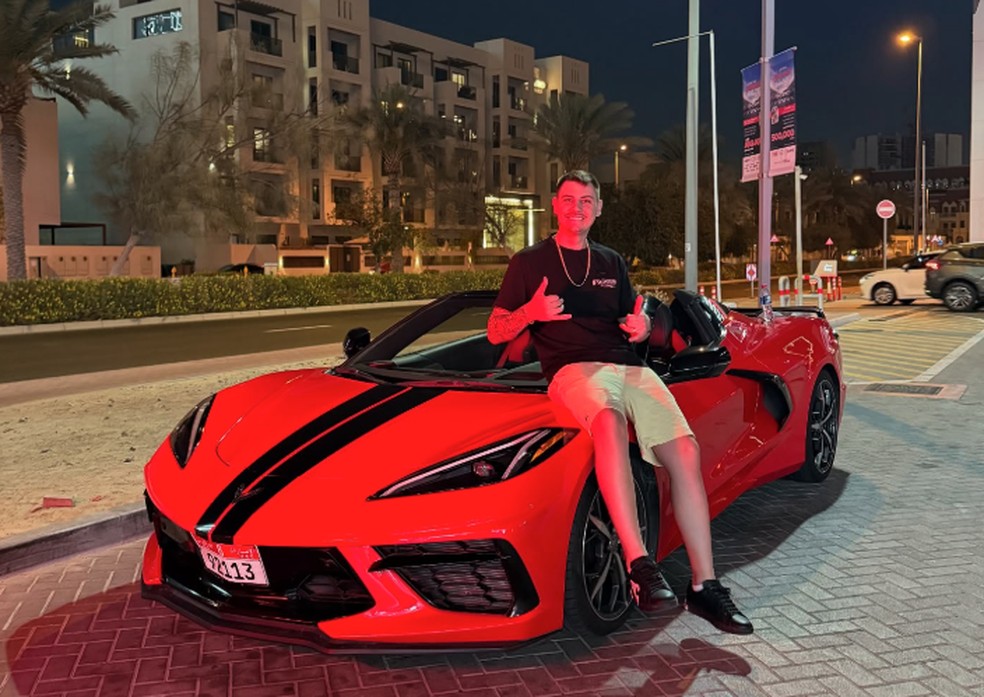 Influenciador do Paraná, preso em  Dubai retorna ao Brasil e permanece à disposição da Justiça após prisão