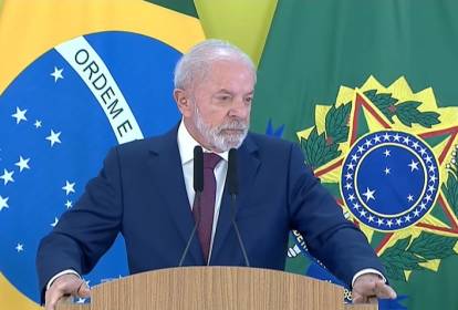 Justiça condena prefeito de Diadema por associar assessor de Lula ao PCC