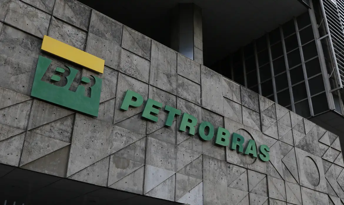 Petrobras e Vale firmam acordo para fornecimento de diesel S10 e foco em descarbonização