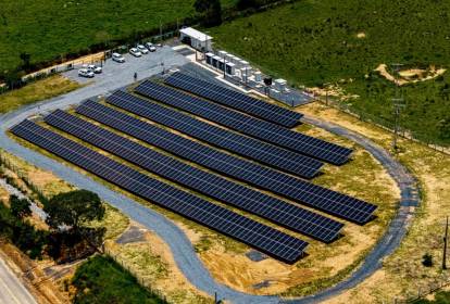 Menor município do Brasil garante segurança energética com baterias e geração solar da Cemig