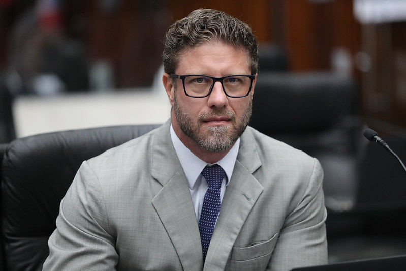 Ministério Público investiga orientações da Casa Civil sobre privatização da Celepar após denúncia de Requião Filho
