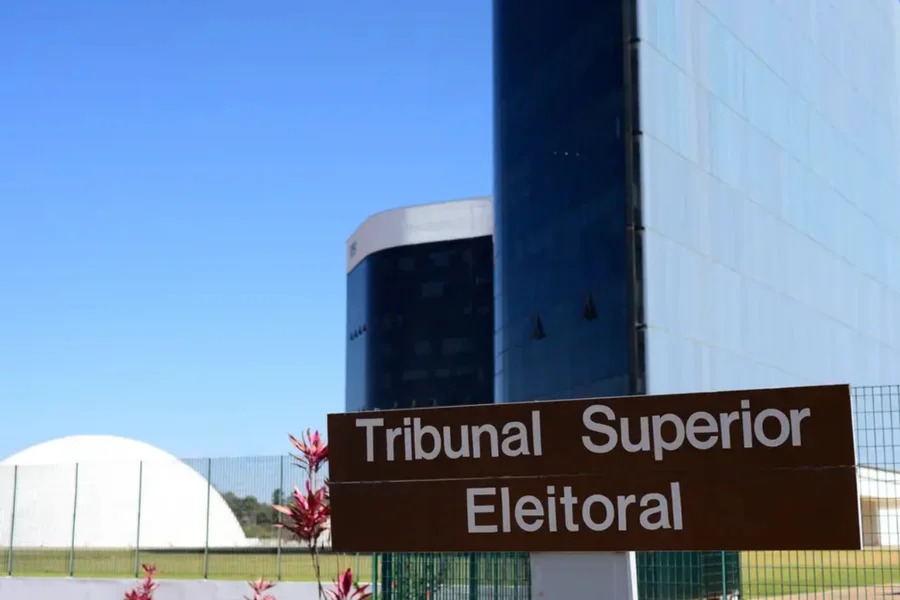 TSE suspende pesquisa AtlasIntel que apontou queda de intenção de votos de Flávio Bolsonaro