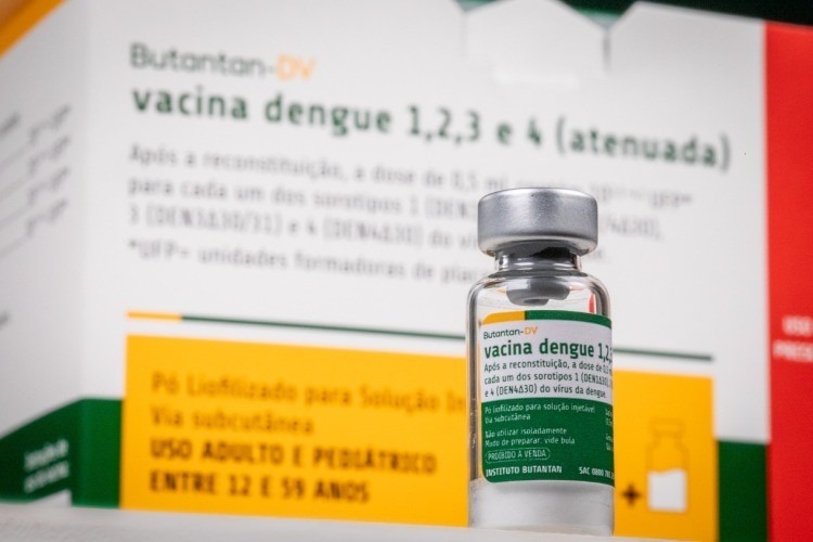 Ministério da Saúde suspende aplicação de vacina da dengue do Instituto Butantan após registro de duas mortes suspeitas