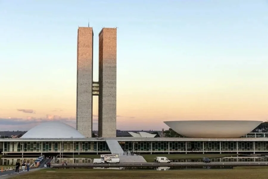 Arthur Lira e Rodrigo Pacheco liberam parlamentares para festas juninas e esvaziam votações no Congresso